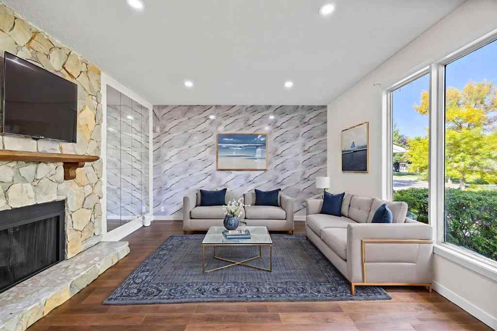 MLS® A2257487 - 6419 28 Avenue NE in Pineridge Calgary, Residential