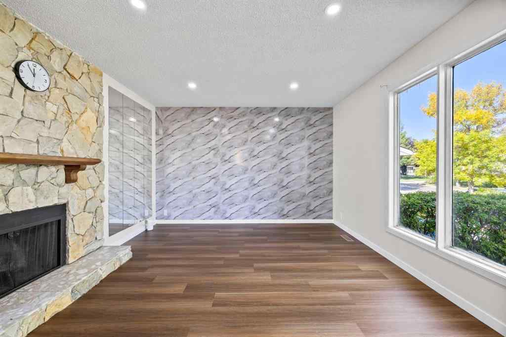 MLS® A2257487 - 6419 28 Avenue NE in Pineridge Calgary, Residential
