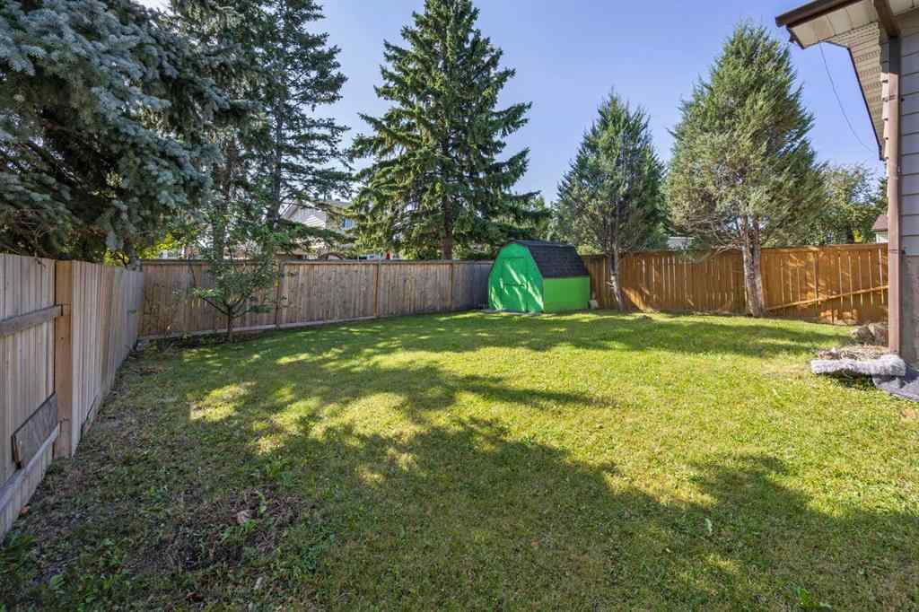 MLS® A2257487 - 6419 28 Avenue NE in Pineridge Calgary, Residential