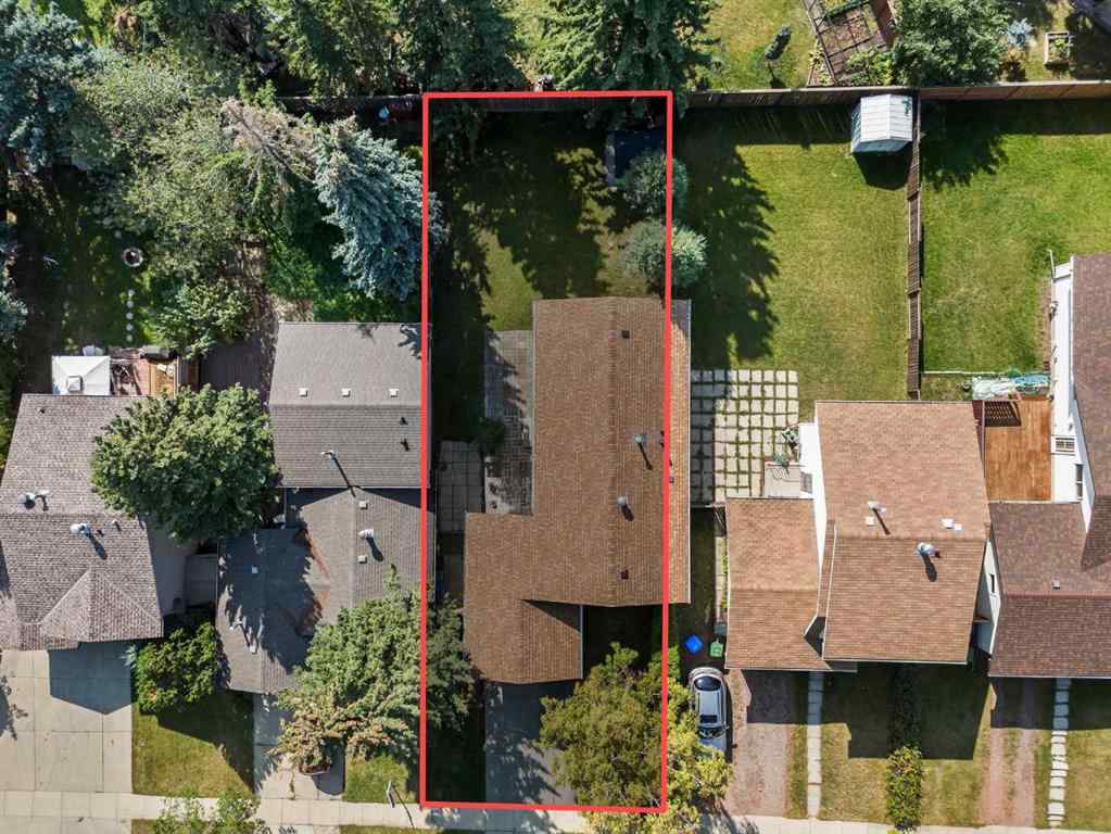 MLS® A2257487 - 6419 28 Avenue NE in Pineridge Calgary, Residential