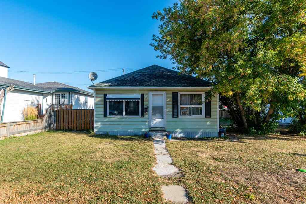 MLS® A2257492 - 5012 47 Street  in Central Business District Lloydminster, Residential