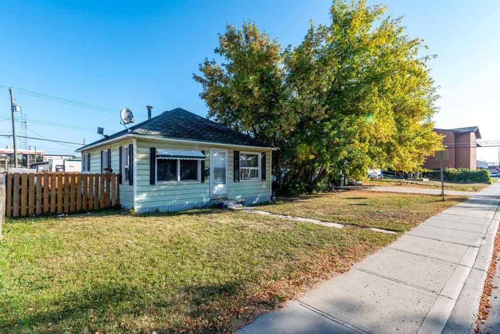 MLS® A2257492 - 5012 47 Street  in Central Business District Lloydminster, Residential