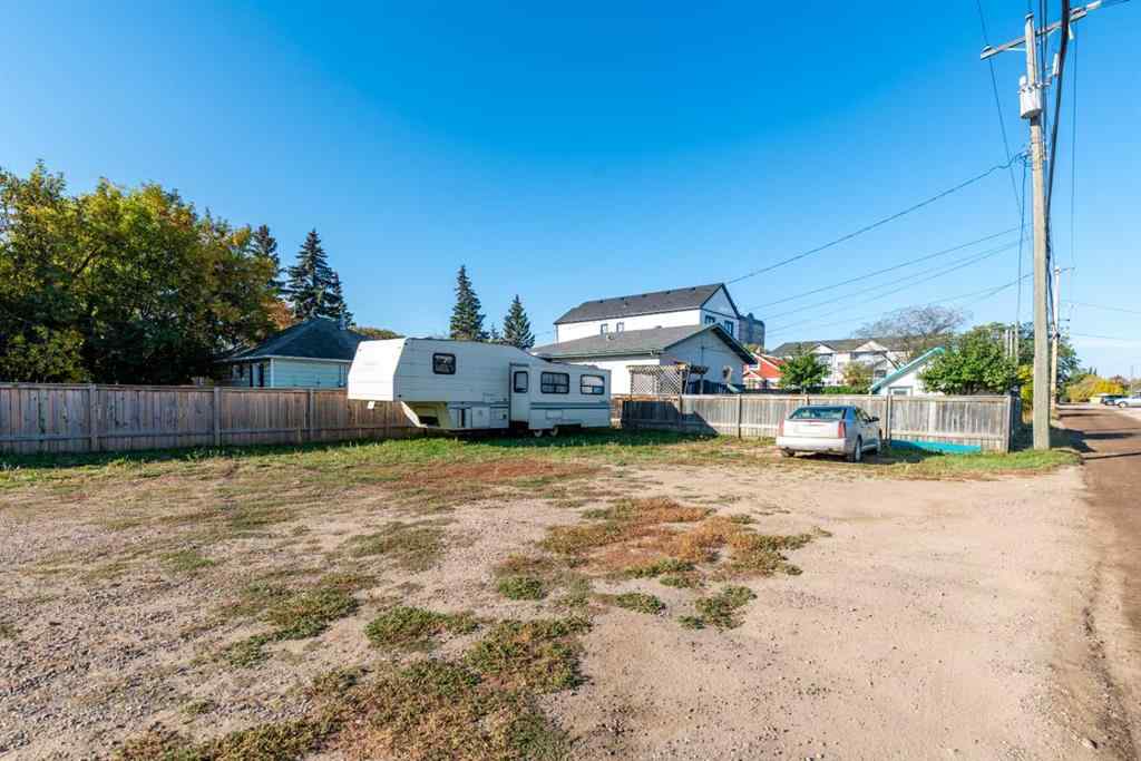 MLS® A2257492 - 5012 47 Street  in Central Business District Lloydminster, Residential