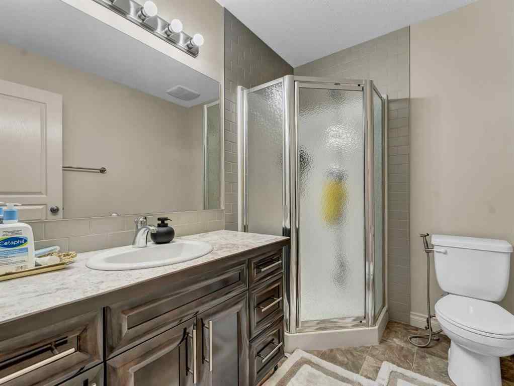 MLS® A2257494 - 592 Vista Drive SE in SE Southridge Medicine Hat, Residential