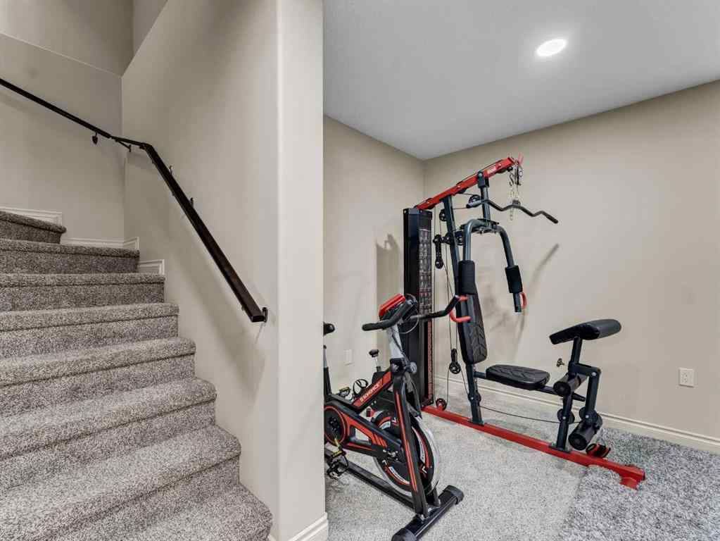MLS® A2257494 - 592 Vista Drive SE in SE Southridge Medicine Hat, Residential