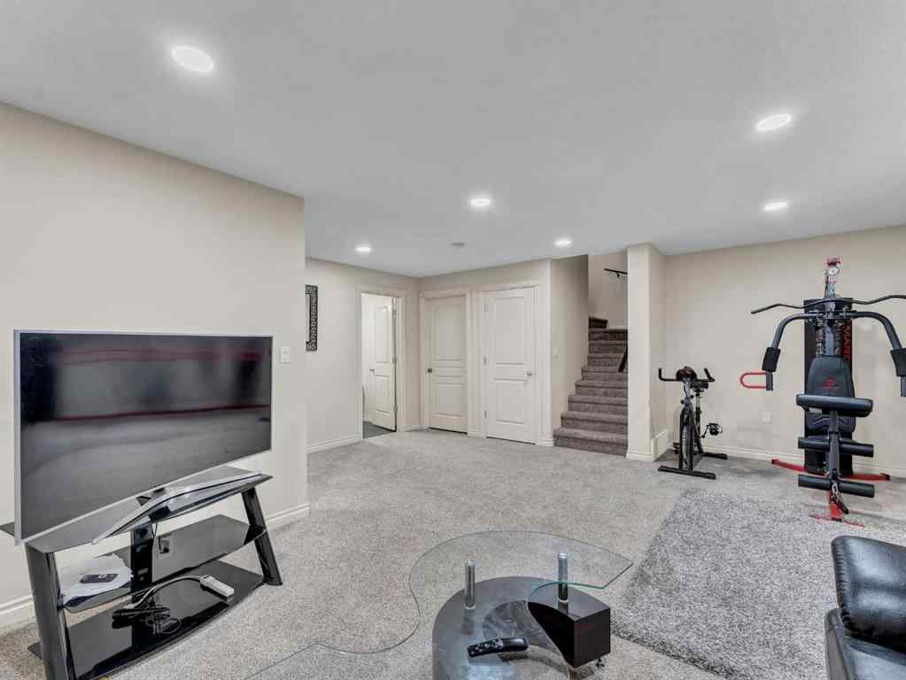 MLS® A2257494 - 592 Vista Drive SE in SE Southridge Medicine Hat, Residential