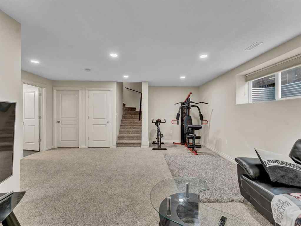 MLS® A2257494 - 592 Vista Drive SE in SE Southridge Medicine Hat, Residential