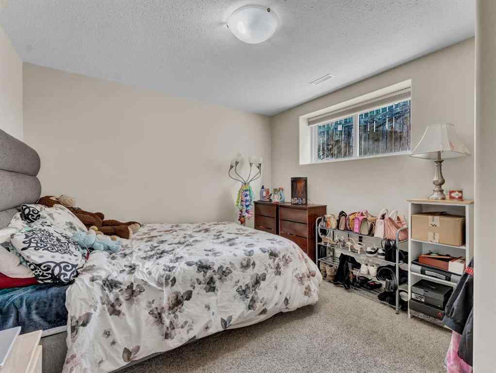 MLS® A2257494 - 592 Vista Drive SE in SE Southridge Medicine Hat, Residential