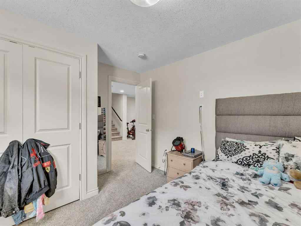MLS® A2257494 - 592 Vista Drive SE in SE Southridge Medicine Hat, Residential