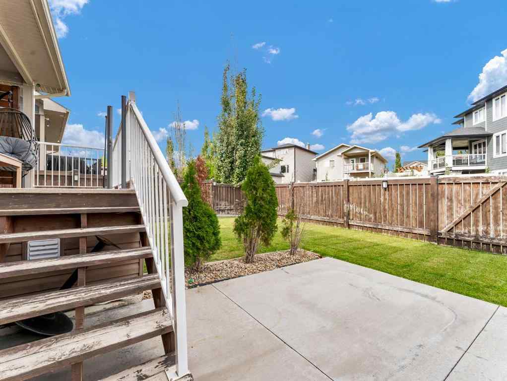 MLS® A2257494 - 592 Vista Drive SE in SE Southridge Medicine Hat, Residential