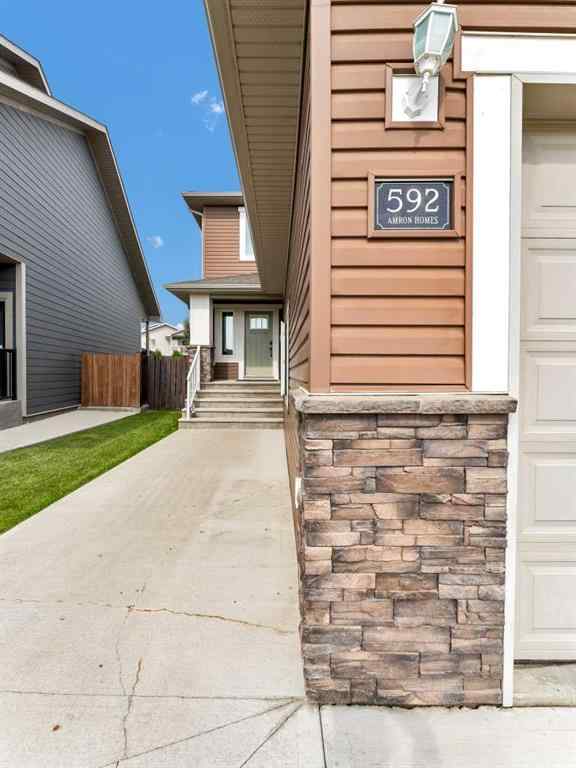 MLS® A2257494 - 592 Vista Drive SE in SE Southridge Medicine Hat, Residential