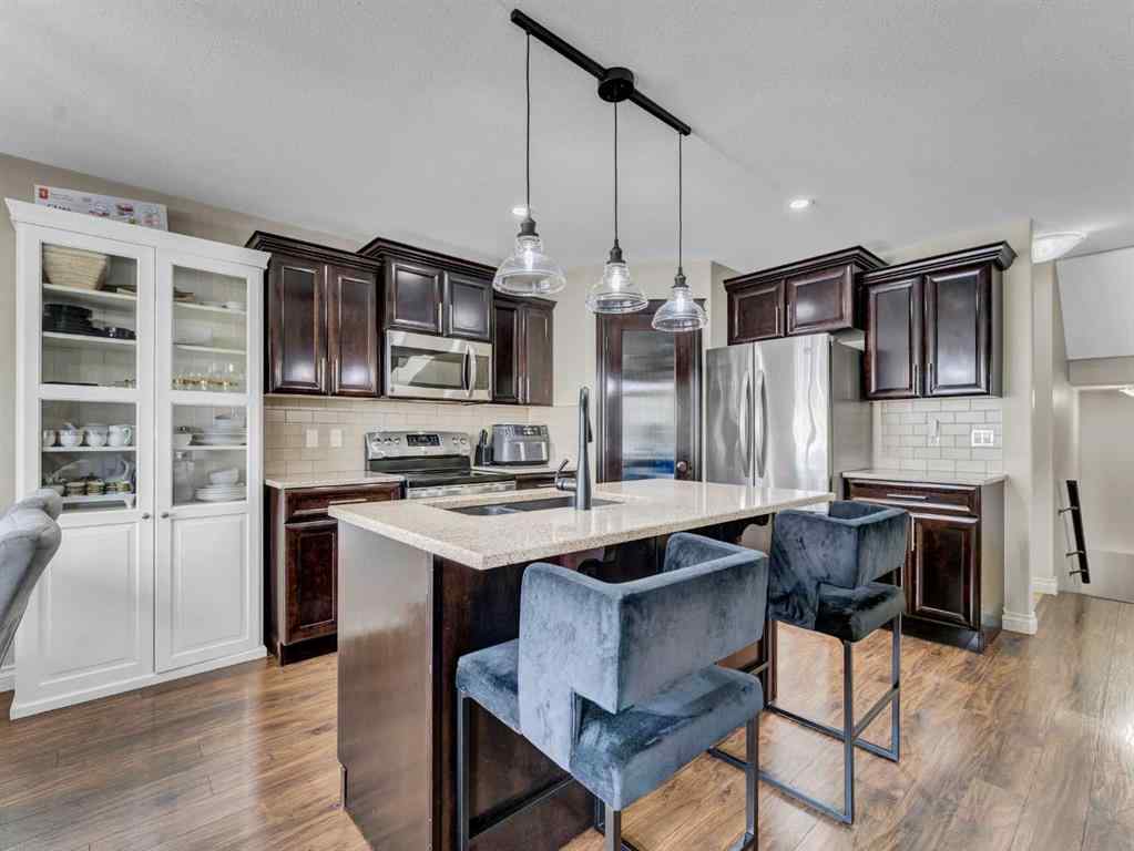 MLS® A2257494 - 592 Vista Drive SE in SE Southridge Medicine Hat, Residential