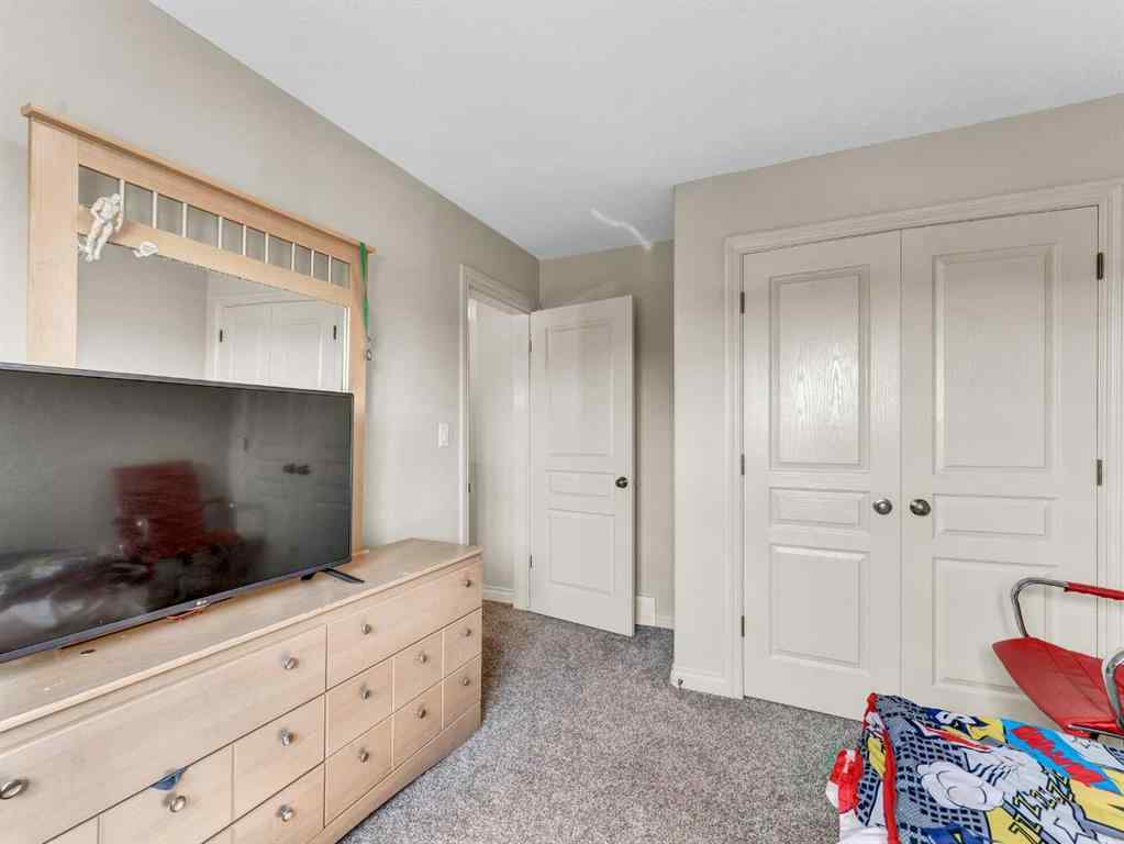 MLS® A2257494 - 592 Vista Drive SE in SE Southridge Medicine Hat, Residential
