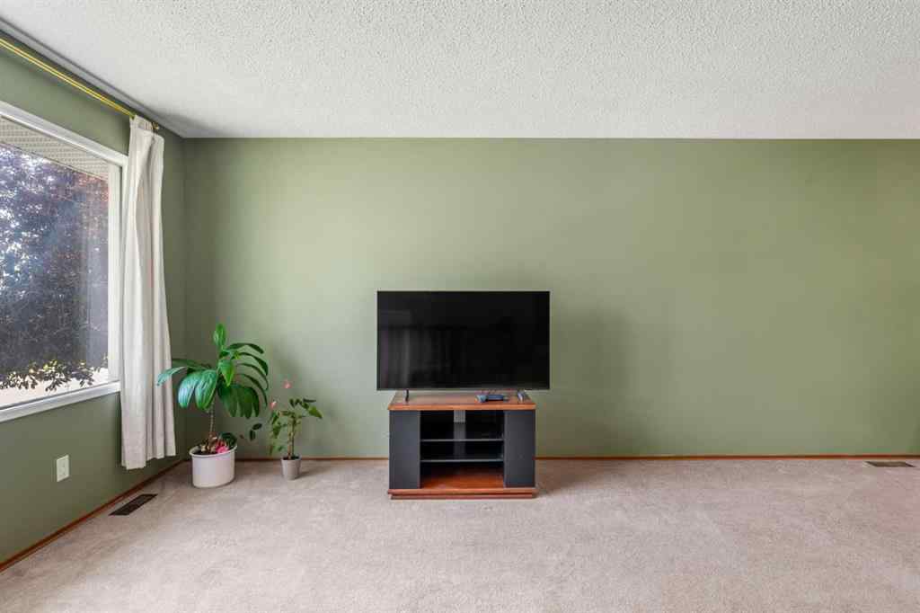 MLS® A2257498 - 1364 Lake Michigan Crescent SE in Bonavista Downs Calgary, Residential