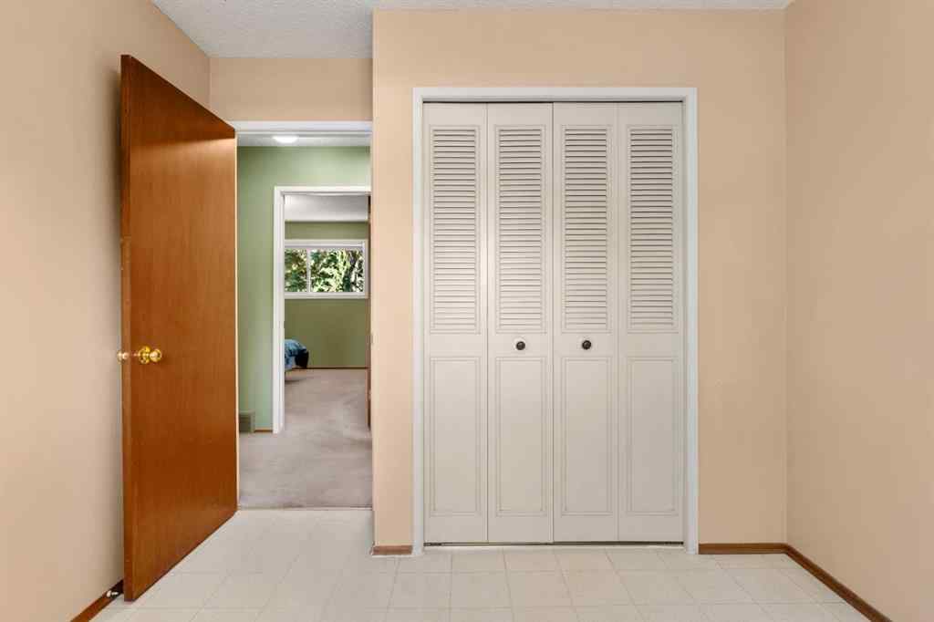 MLS® A2257498 - 1364 Lake Michigan Crescent SE in Bonavista Downs Calgary, Residential