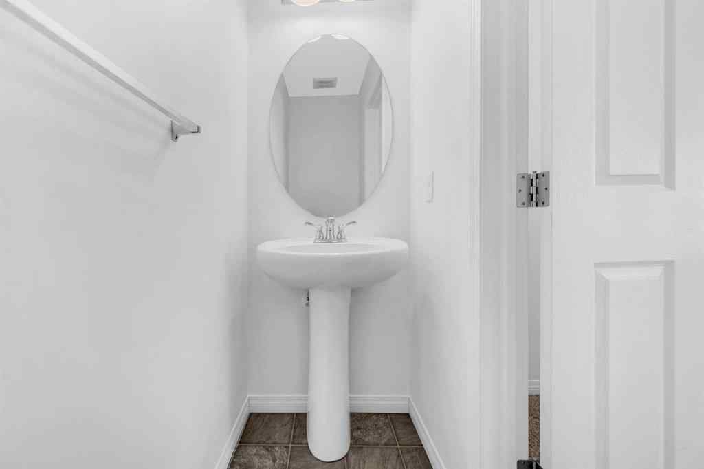 MLS® A2257500 - 304 Windstone Gardens SW in Windsong Airdrie, Residential