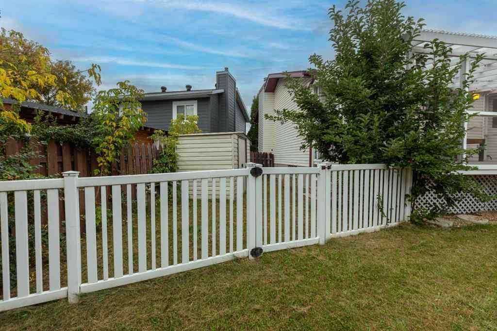MLS® A2257509 - 195 Becker Crescent  in Dickinsfield Fort McMurray, Residential