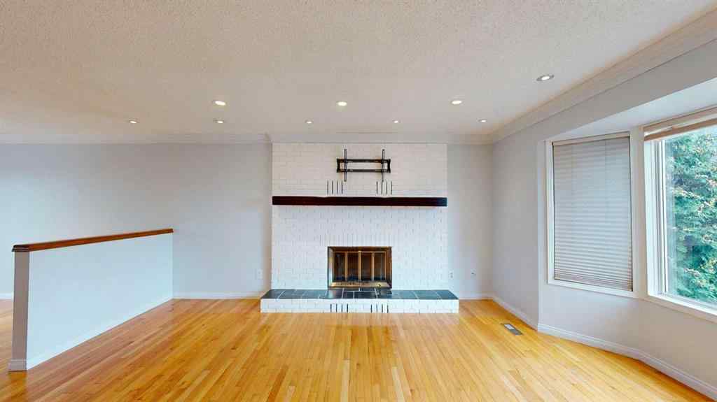 MLS® A2257509 - 195 Becker Crescent  in Dickinsfield Fort McMurray, Residential