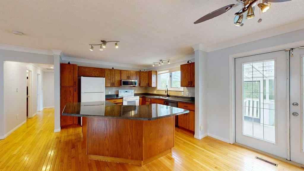 MLS® A2257509 - 195 Becker Crescent  in Dickinsfield Fort McMurray, Residential