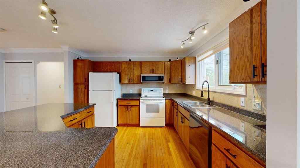 MLS® A2257509 - 195 Becker Crescent  in Dickinsfield Fort McMurray, Residential