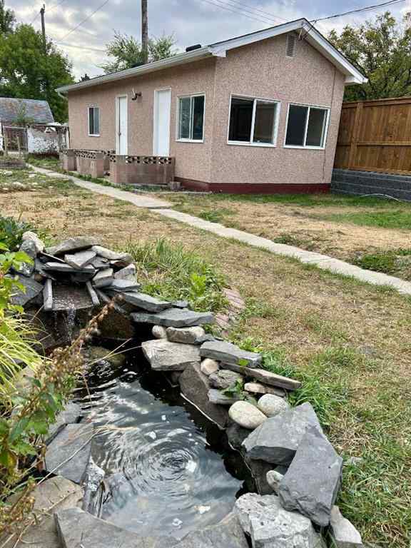 MLS® A2257515 - 1214 9 Avenue N in Senator Buchanan Lethbridge, Residential