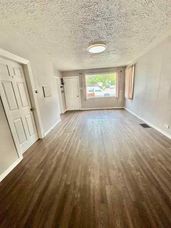 MLS® A2257515 - 1214 9 Avenue N in Senator Buchanan Lethbridge, Residential
