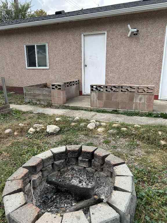 MLS® A2257515 - 1214 9 Avenue N in Senator Buchanan Lethbridge, Residential