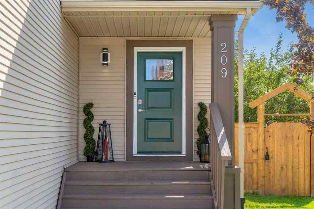 MLS® A2257521 - 209 Sagewood Grove SW in Sagewood Airdrie, Residential