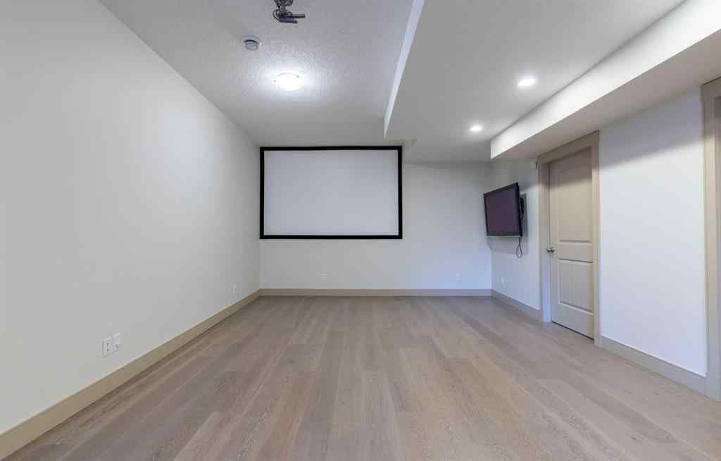 MLS® A2257526 - 52 Elmont Green SW in Springbank Hill Calgary, Residential