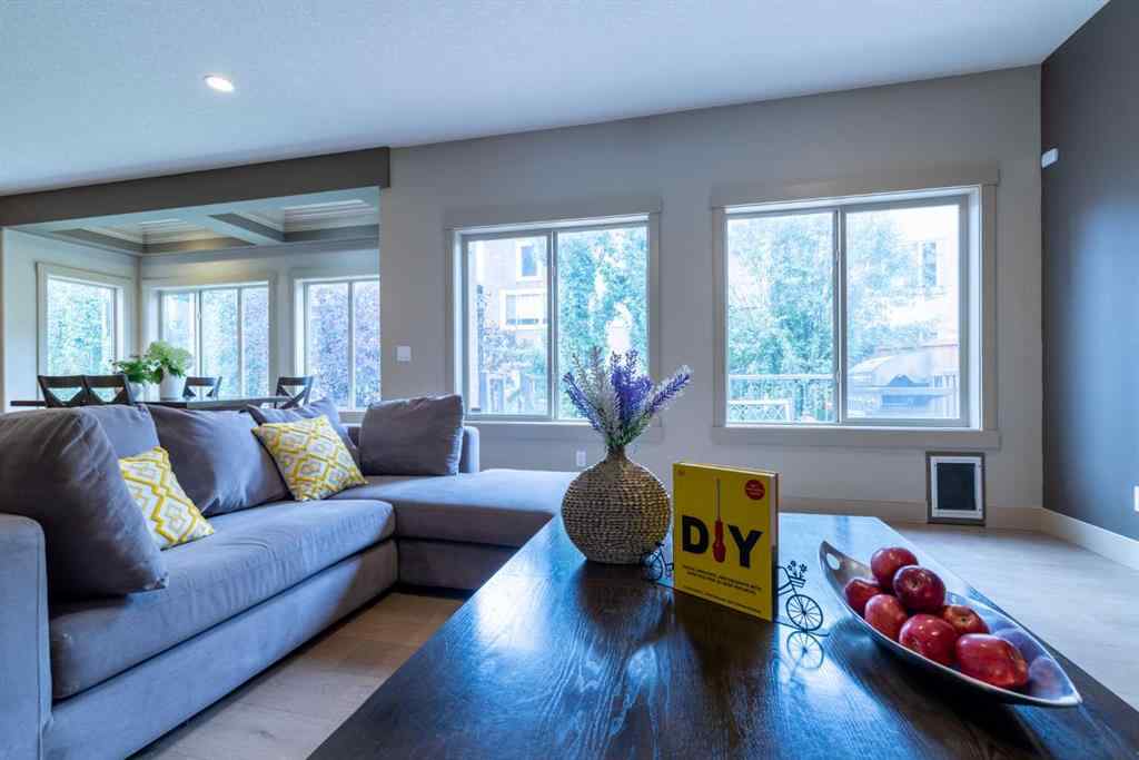 MLS® A2257526 - 52 Elmont Green SW in Springbank Hill Calgary, Residential