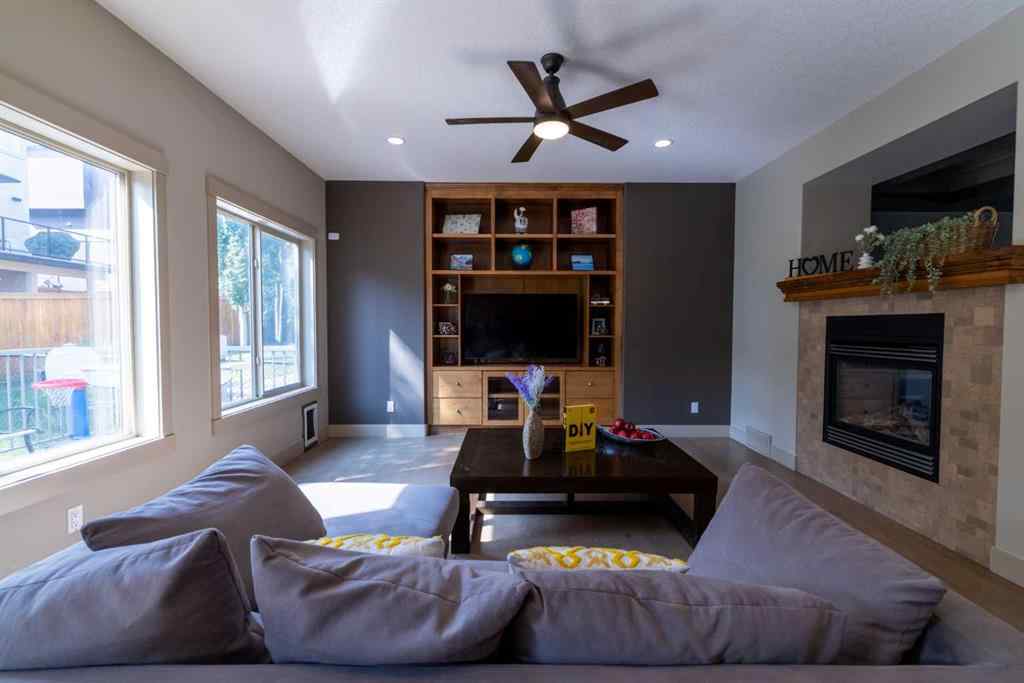 MLS® A2257526 - 52 Elmont Green SW in Springbank Hill Calgary, Residential