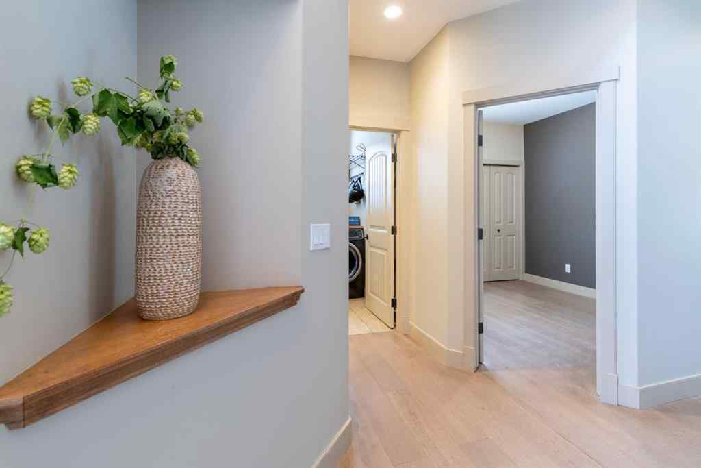 MLS® A2257526 - 52 Elmont Green SW in Springbank Hill Calgary, Residential