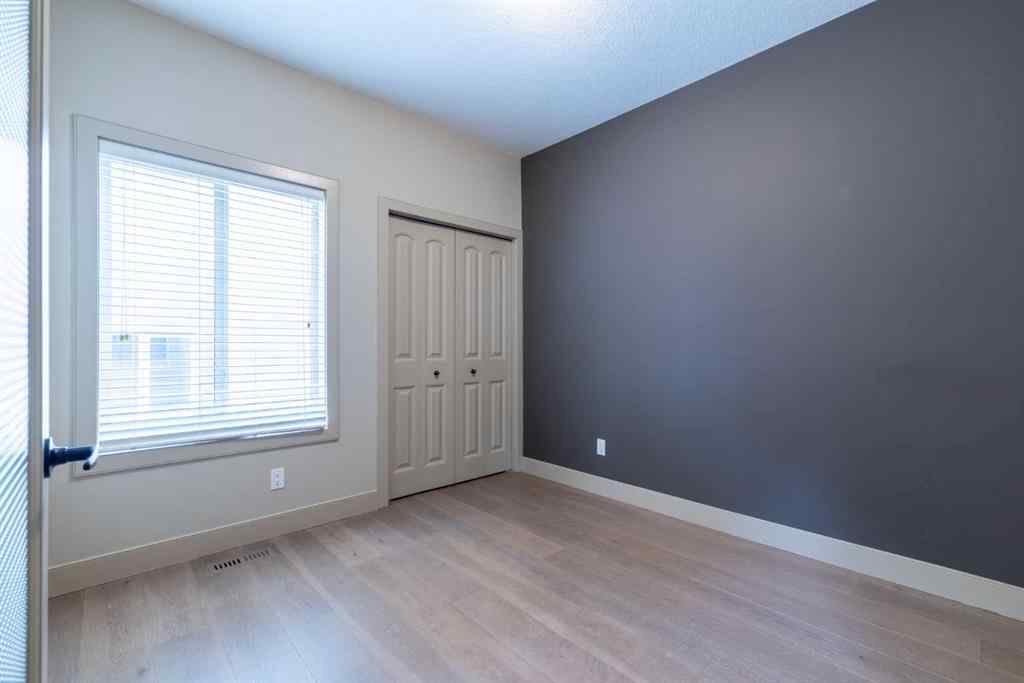 MLS® A2257526 - 52 Elmont Green SW in Springbank Hill Calgary, Residential