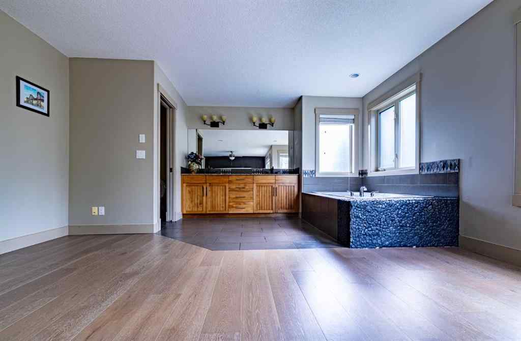 MLS® A2257526 - 52 Elmont Green SW in Springbank Hill Calgary, Residential