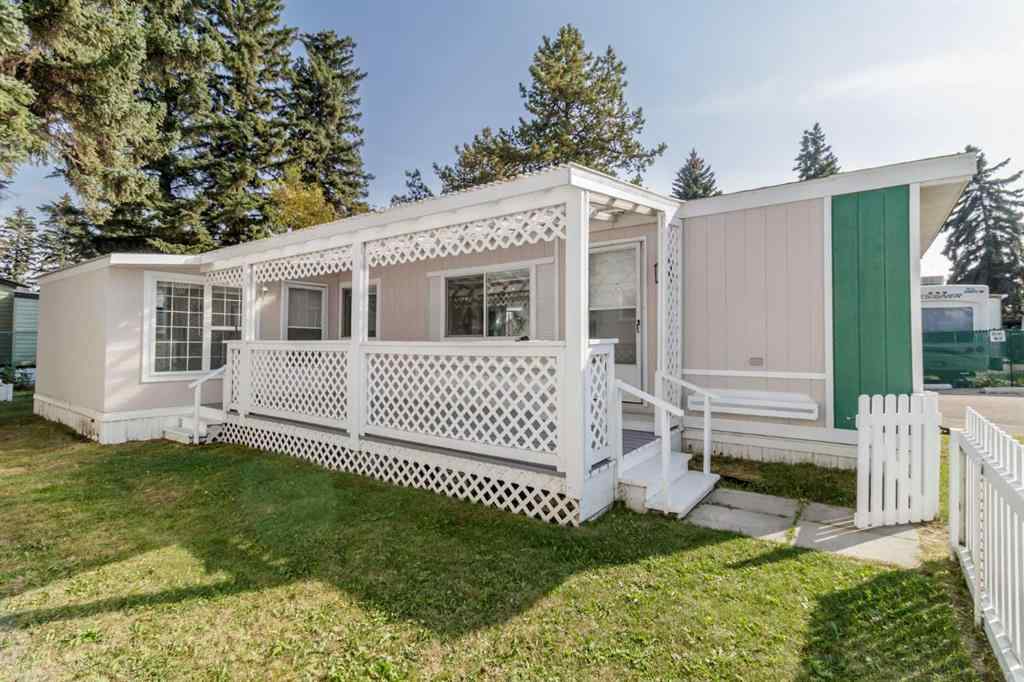 MLS® A2257533 - Unit #31 4851 46 Street  in Downtown Sylvan Lake, Mobile