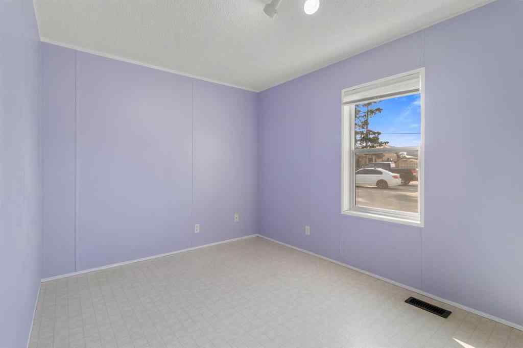 MLS® A2257533 - Unit #31 4851 46 Street  in Downtown Sylvan Lake, Mobile