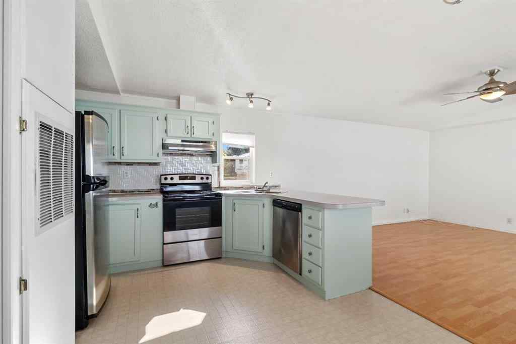 MLS® A2257533 - Unit #31 4851 46 Street  in Downtown Sylvan Lake, Mobile