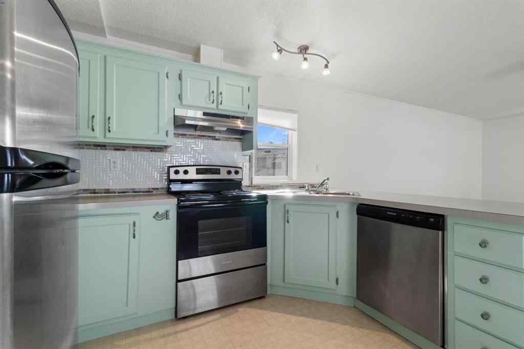 MLS® A2257533 - Unit #31 4851 46 Street  in Downtown Sylvan Lake, Mobile