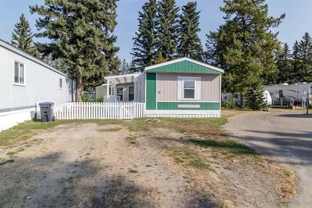 MLS® A2257533 - Unit #31 4851 46 Street  in Downtown Sylvan Lake, Mobile