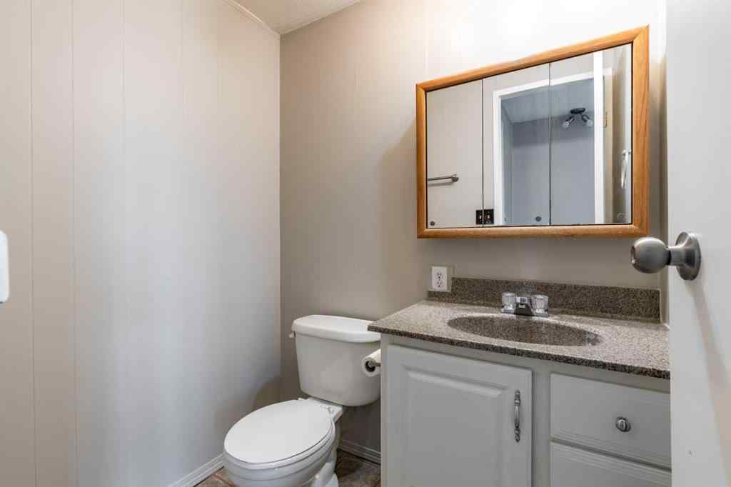 MLS® A2257536 - 7502 Old TransCanada Highway  in NONE Rural Cypress County, Residential