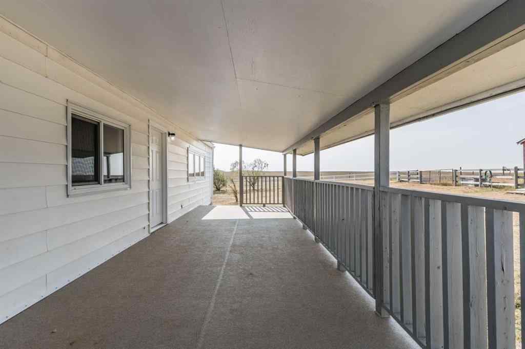 MLS® A2257536 - 7502 Old TransCanada Highway  in NONE Rural Cypress County, Residential