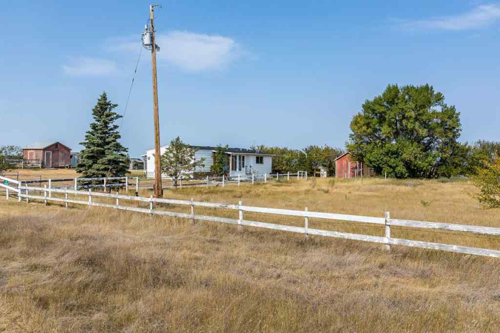 MLS® A2257536 - 7502 Old TransCanada Highway  in NONE Rural Cypress County, Residential