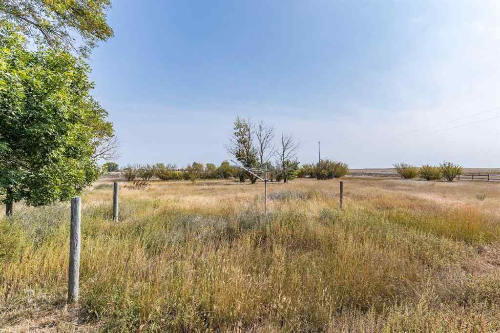 MLS® A2257536 - 7502 Old TransCanada Highway  in NONE Rural Cypress County, Residential