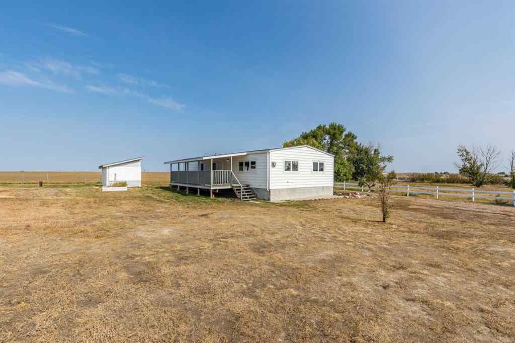 MLS® A2257536 - 7502 Old TransCanada Highway  in NONE Rural Cypress County, Residential