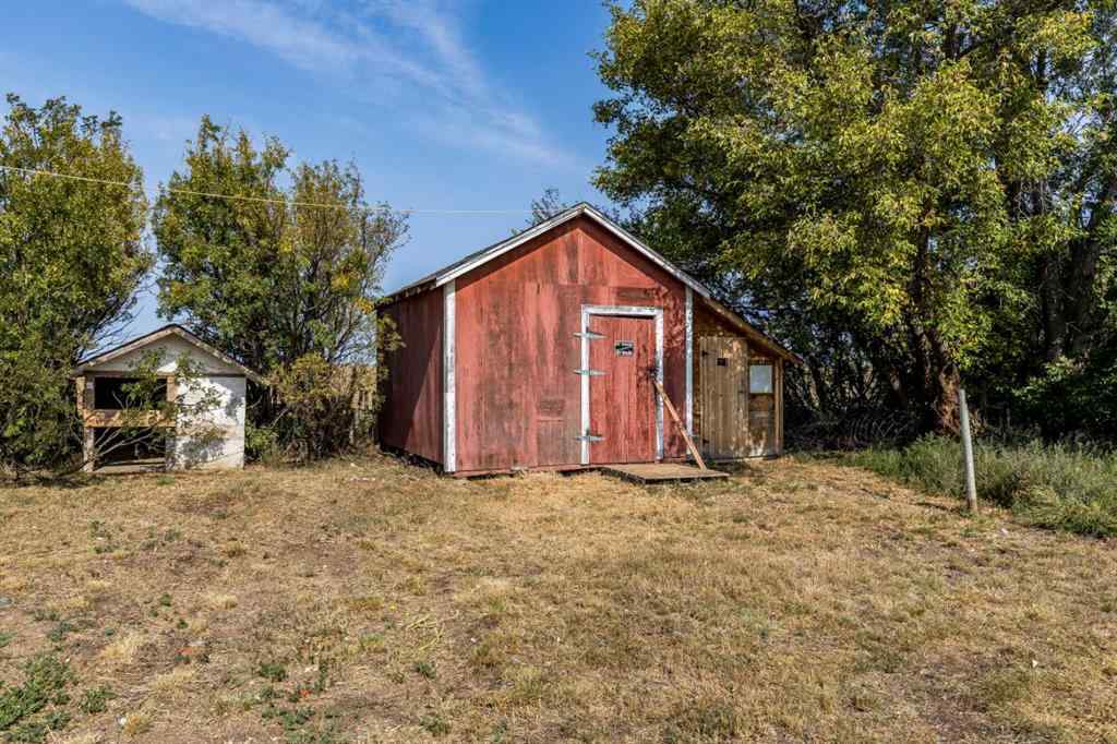 MLS® A2257536 - 7502 Old TransCanada Highway  in NONE Rural Cypress County, Residential