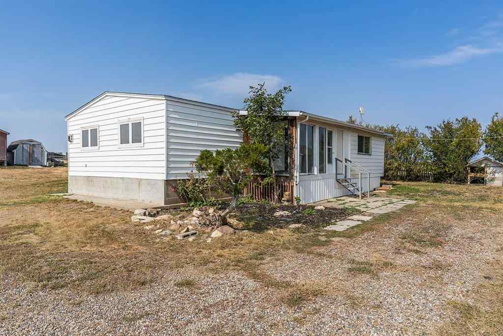 MLS® A2257536 - 7502 Old TransCanada Highway  in NONE Rural Cypress County, Residential