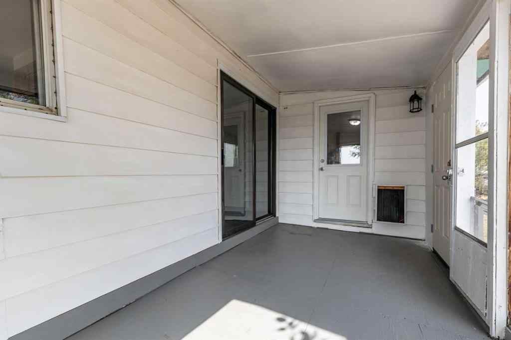 MLS® A2257536 - 7502 Old TransCanada Highway  in NONE Rural Cypress County, Residential