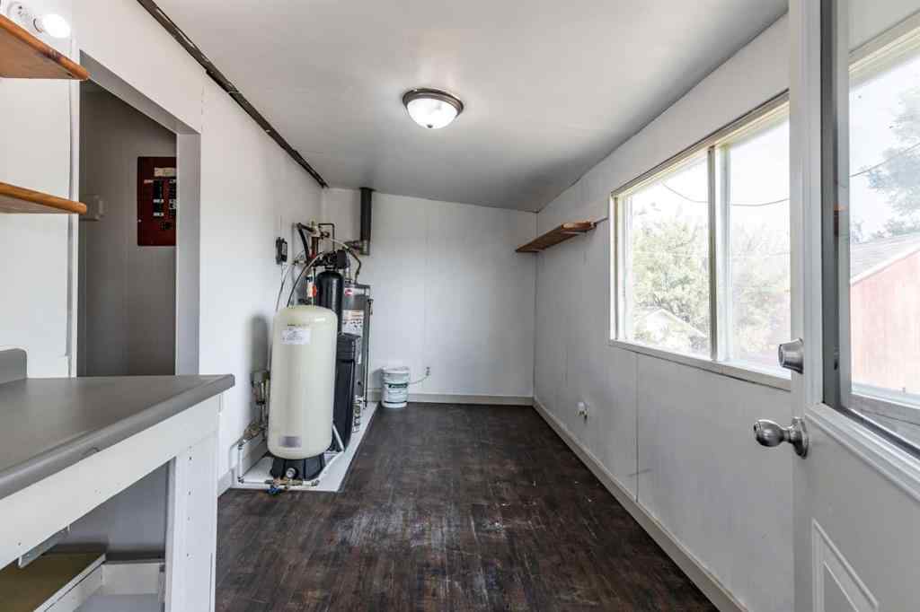MLS® A2257536 - 7502 Old TransCanada Highway  in NONE Rural Cypress County, Residential