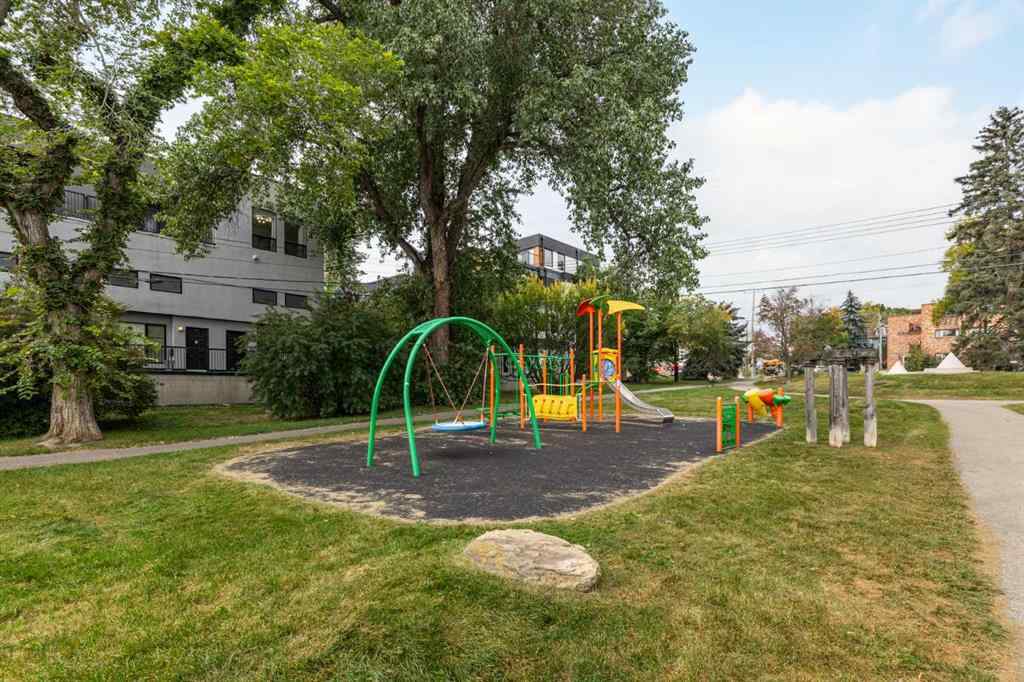 MLS® A2257537 - 1708 19 Avenue SW in Bankview Calgary, Residential