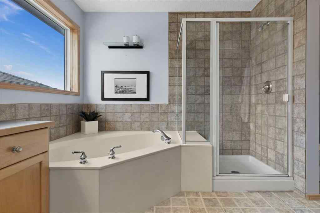 MLS® A2257540 - 172 Tuscany Meadows Heath NW in Tuscany Calgary, Residential